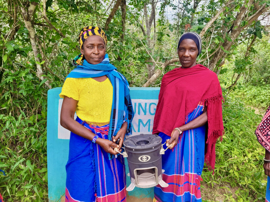Women Elders with the modern cookstove 23.06.2023