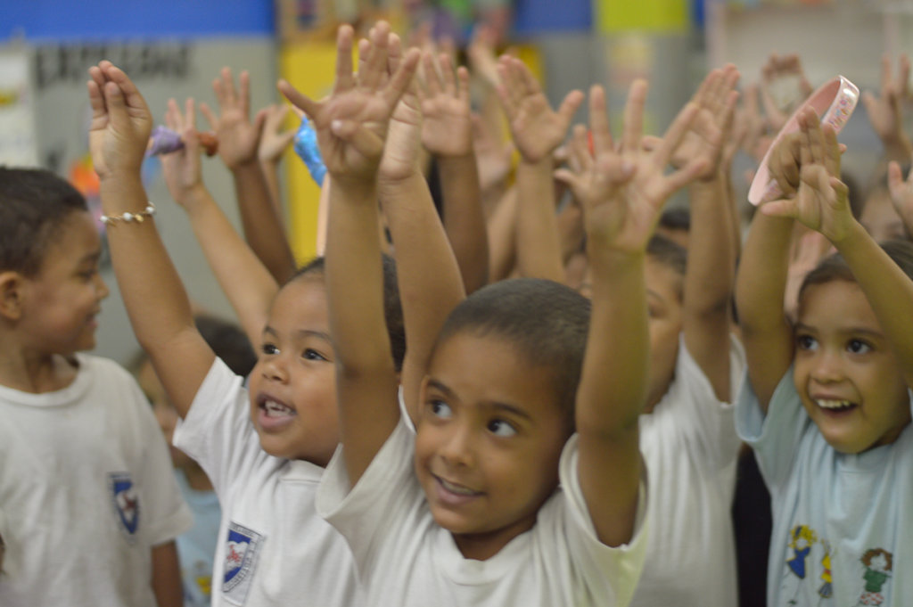 VENEZUELA: EDUCATE, FEED AND HEAL 400 SLUM KIDS