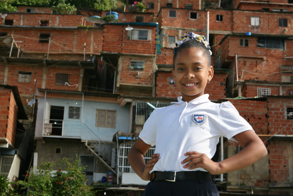 VENEZUELA: EDUCATE, FEED AND HEAL 400 SLUM KIDS