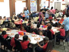 Kindergarten students - lunch time