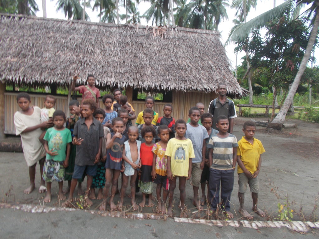 Constructing a school in rural Papua New Guinea GlobalGiving