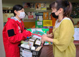 Delivering emergency supplies to a shelter