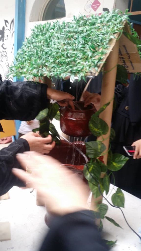Training on making a fountain from waste and used