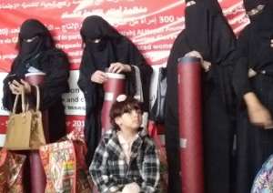 A displaced girl with her mother trained