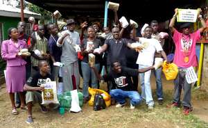 Kibera youth food drive for famine victims