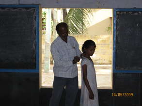 Medical staff to check up the school student