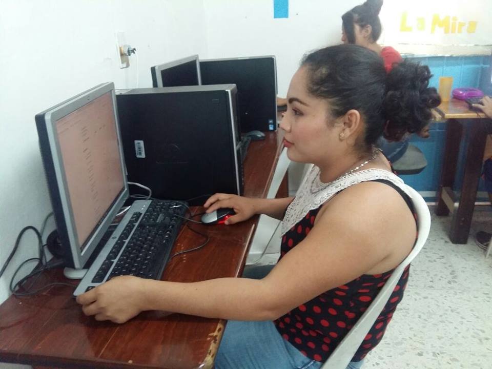 School for young Mexicans socially disadvantaged.