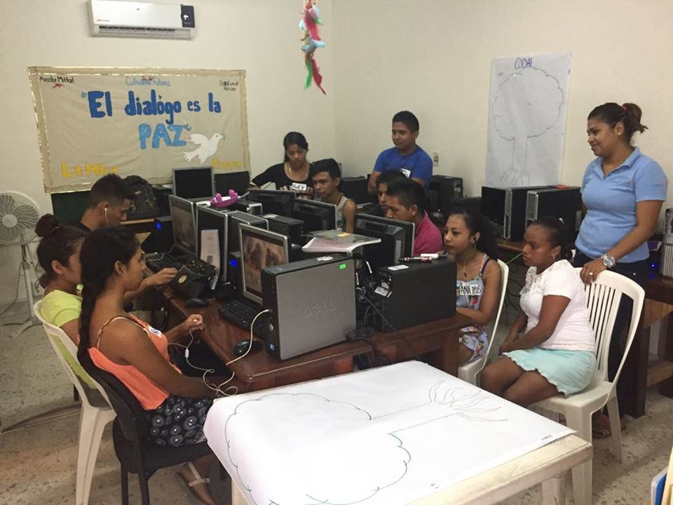 School for young Mexicans socially disadvantaged.