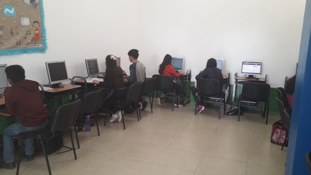 School for young Mexicans socially disadvantaged.