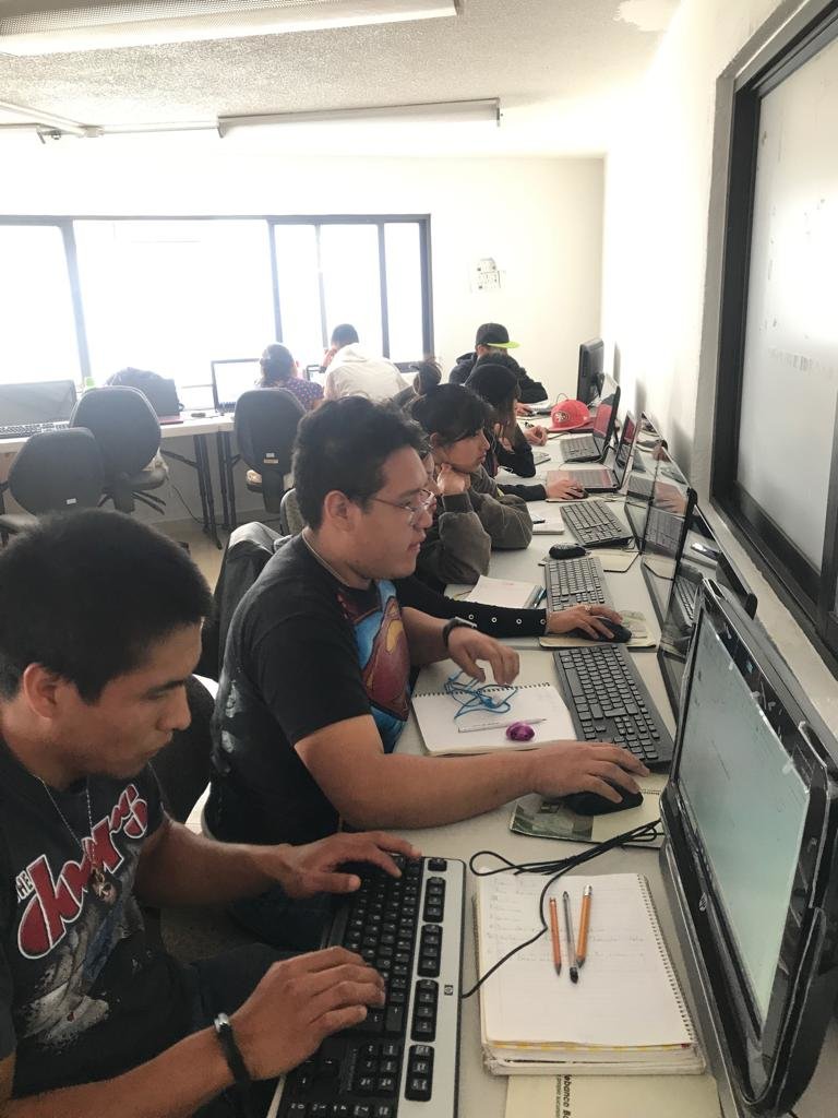 School for young Mexicans socially disadvantaged.
