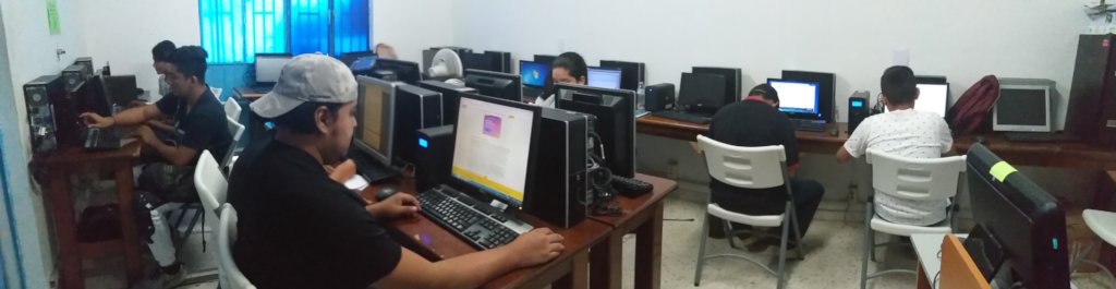 School for young Mexicans socially disadvantaged.
