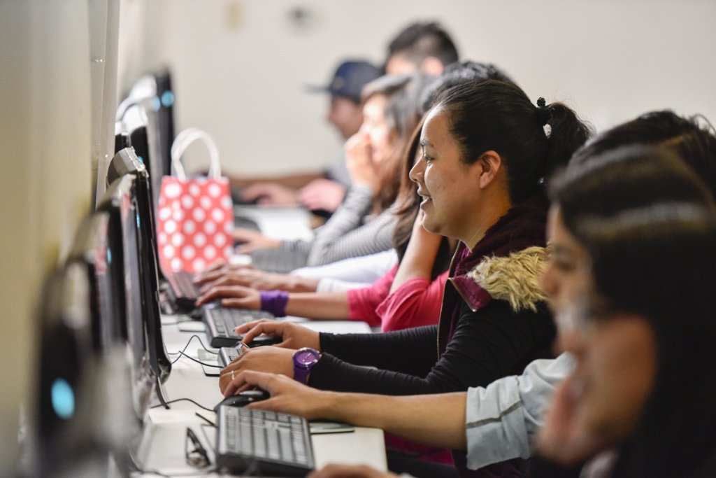 School for young Mexicans socially disadvantaged.