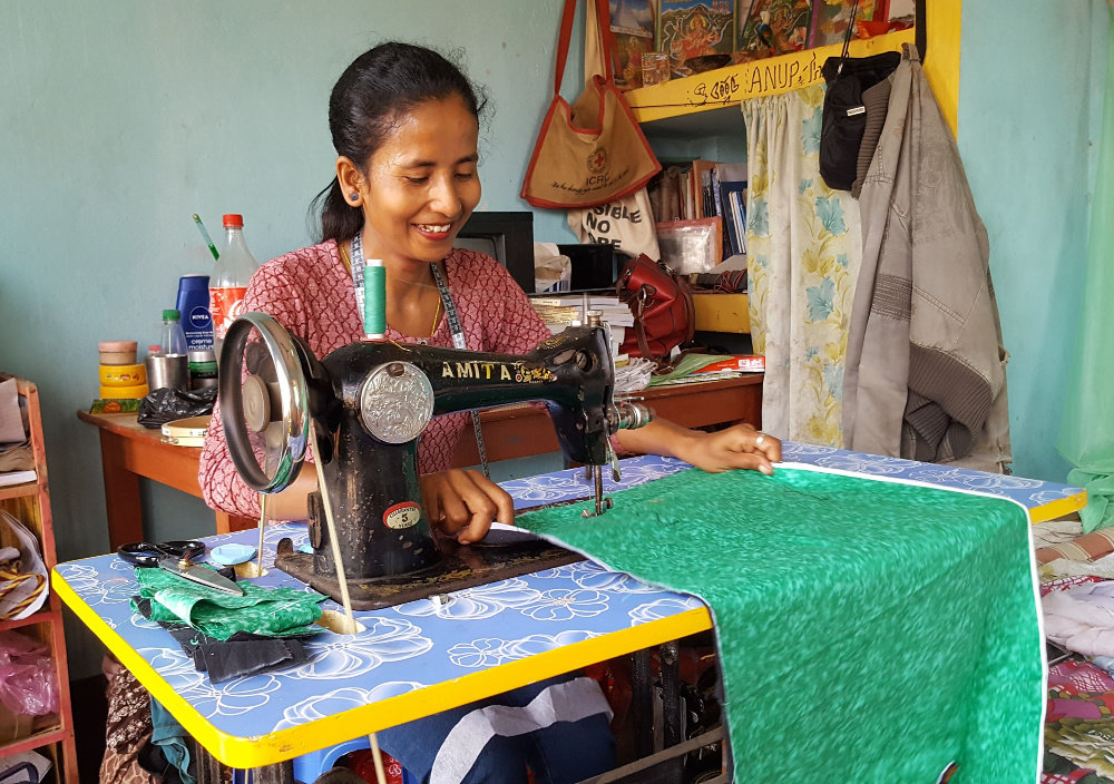 Train 25 women to sell Tiger bags in Nepal