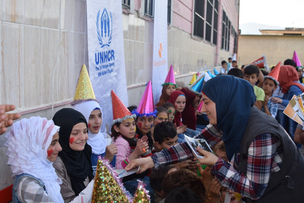 Gift Handwritten Letters to 10000 Refugee Children
