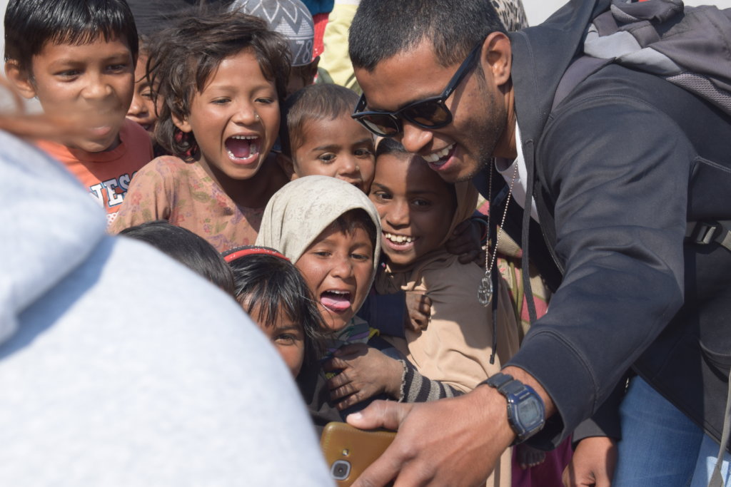 Gift Handwritten Letters to 10000 Refugee Children