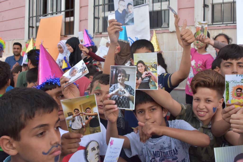 Gift Handwritten Letters to 10000 Refugee Children