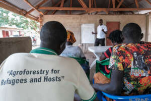 Training at the learning centre @AxekFassio/CIFOR