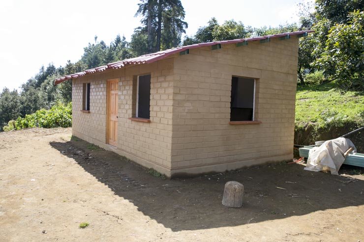 A bathroom for Santi