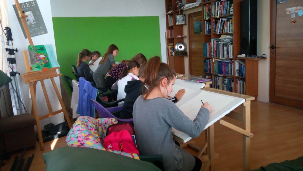 Help children in Varna access free art courses