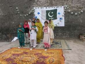 students singing to celebrate Pakistan day