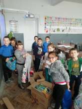 Children from Afumati doing volunteer work :)