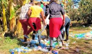 Crushing plastic bottles to be used in taka walls