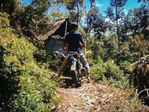 Difficult dirt road to studens' homes