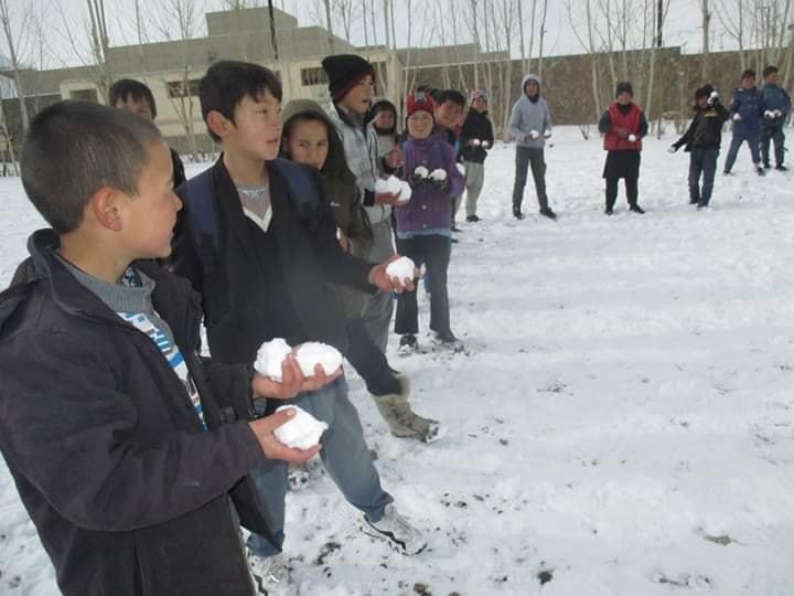 Cheerful Afghan Winter & Summer