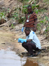 Collecting samples from a contaminated stream