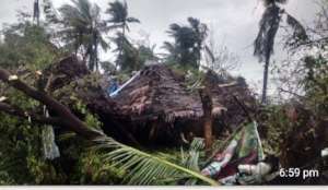 BLANKET AND TEMPORARY SHELTER FOR CYCLONE SURVIVOR