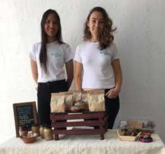 Patricia and Andrea, Elaboration of jams.