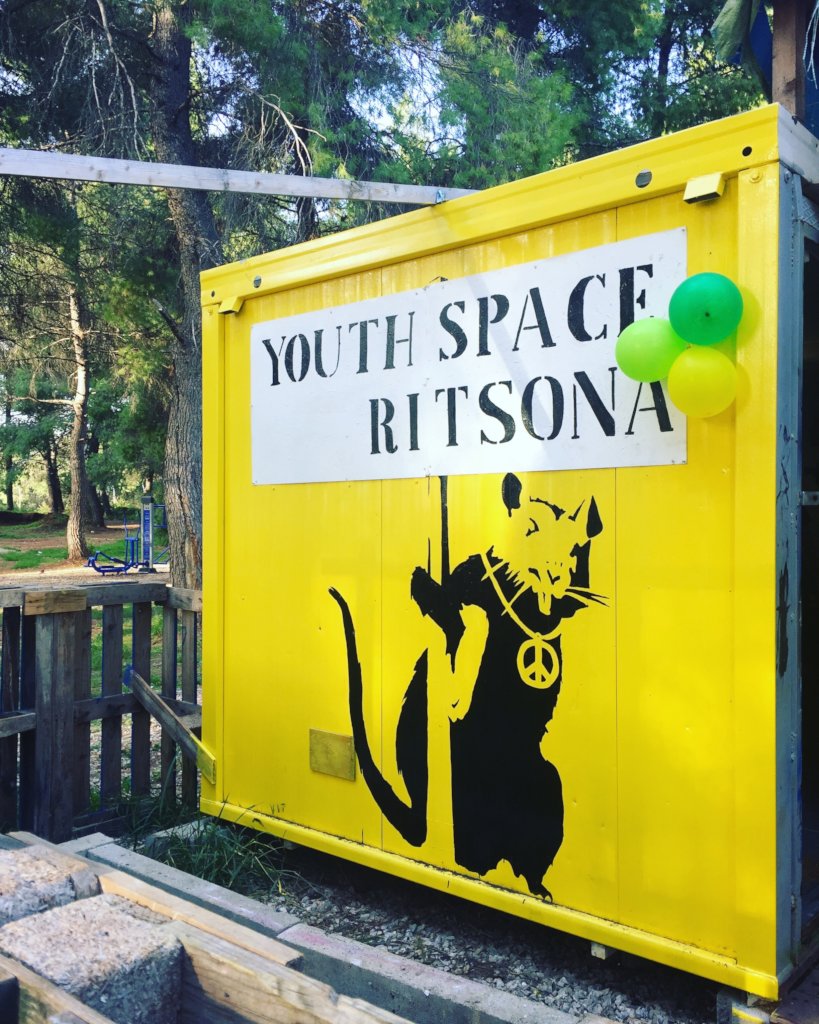 Support the integration of refugee children