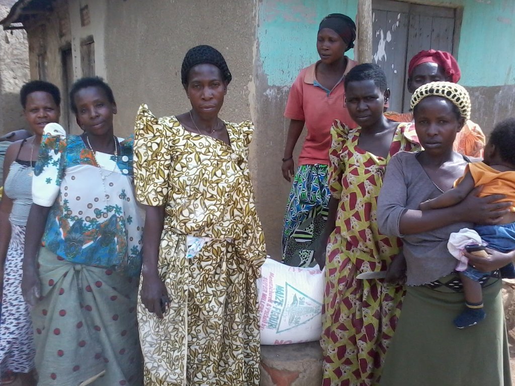 Women receiving there food