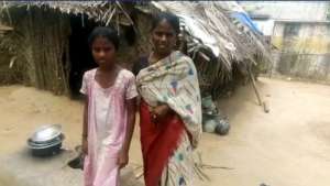 Gomanthi with one of her daughters