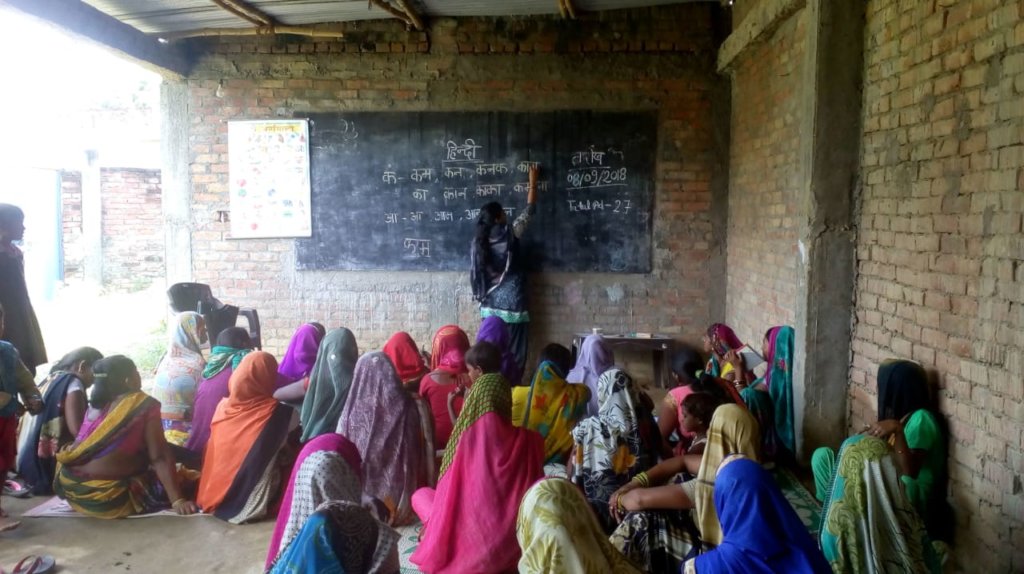 Light up Lives! Help 1000 Women Read & Write