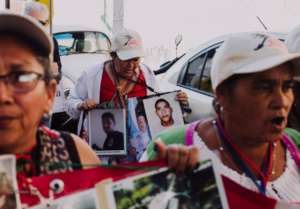Caravana de Madres. Foto: Jesusa Garcia Rodriguez