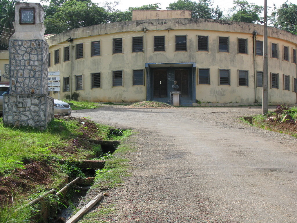 Completing 2 Libraries for 4000 Nigeria Students
