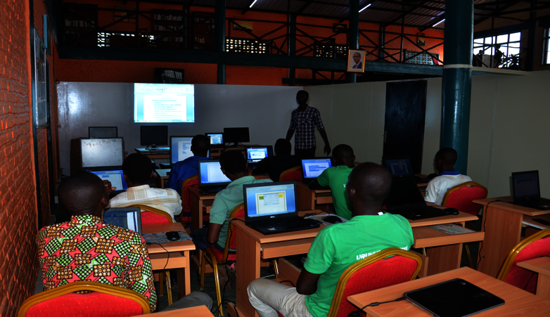 Offer opportunities to refugees in Uganda!