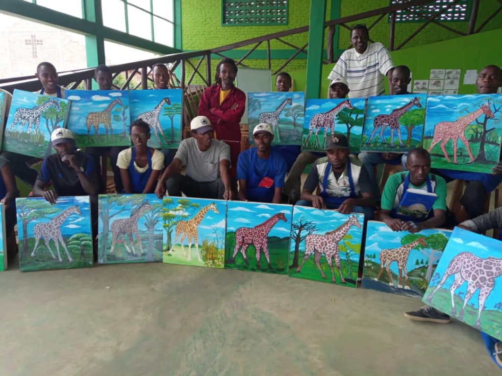 Offer opportunities to refugees in Uganda!