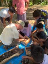 Native beekeeping with students