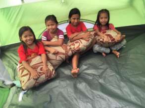 Tents as imrovised classroom for youngest pupils