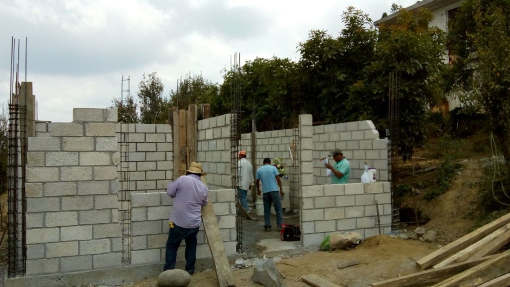 Tamakepalis: Rebuilding their dwellings in Puebla