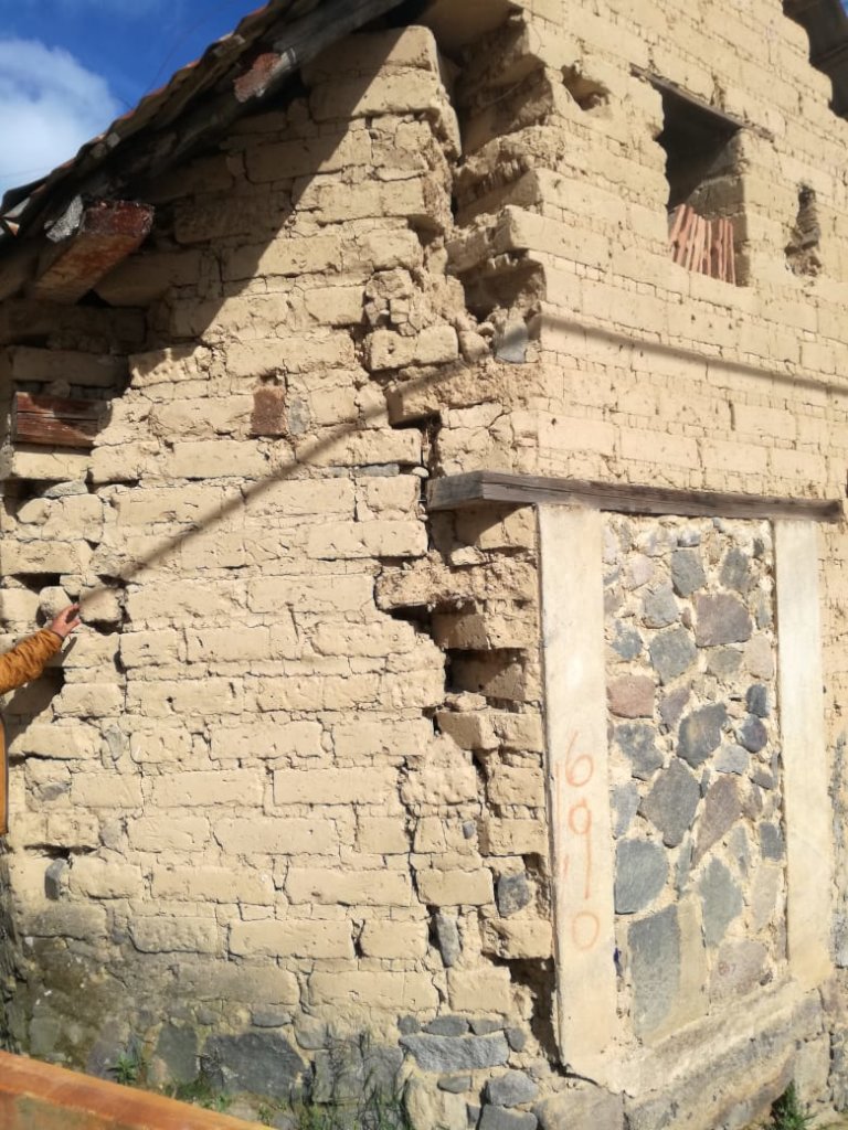Tamakepalis: Rebuilding their dwellings in Puebla