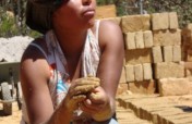 Indigenous women united for reconstruction.