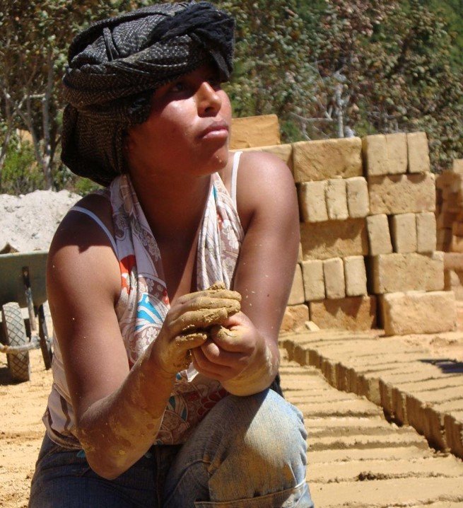 Indigenous women united for reconstruction.