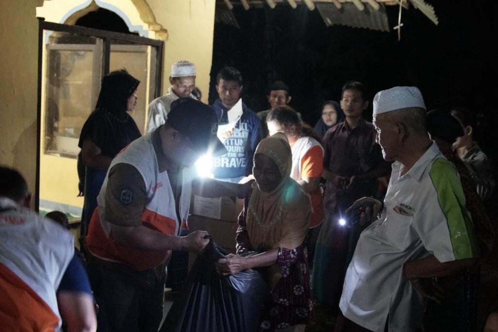 World Vision responding to Sunda Strait Tsunami
