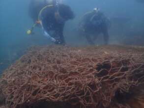 Nets caught on coral reefs