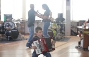 Help children in Varna access free art courses