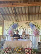 Naan in traditonal wedding dress