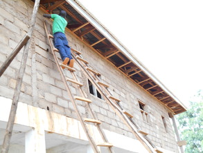 Carpenter busy puting the knokings